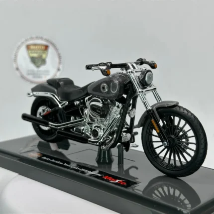 Harley Davidson Softail Breakout 1:18 Diecast Maket Motor