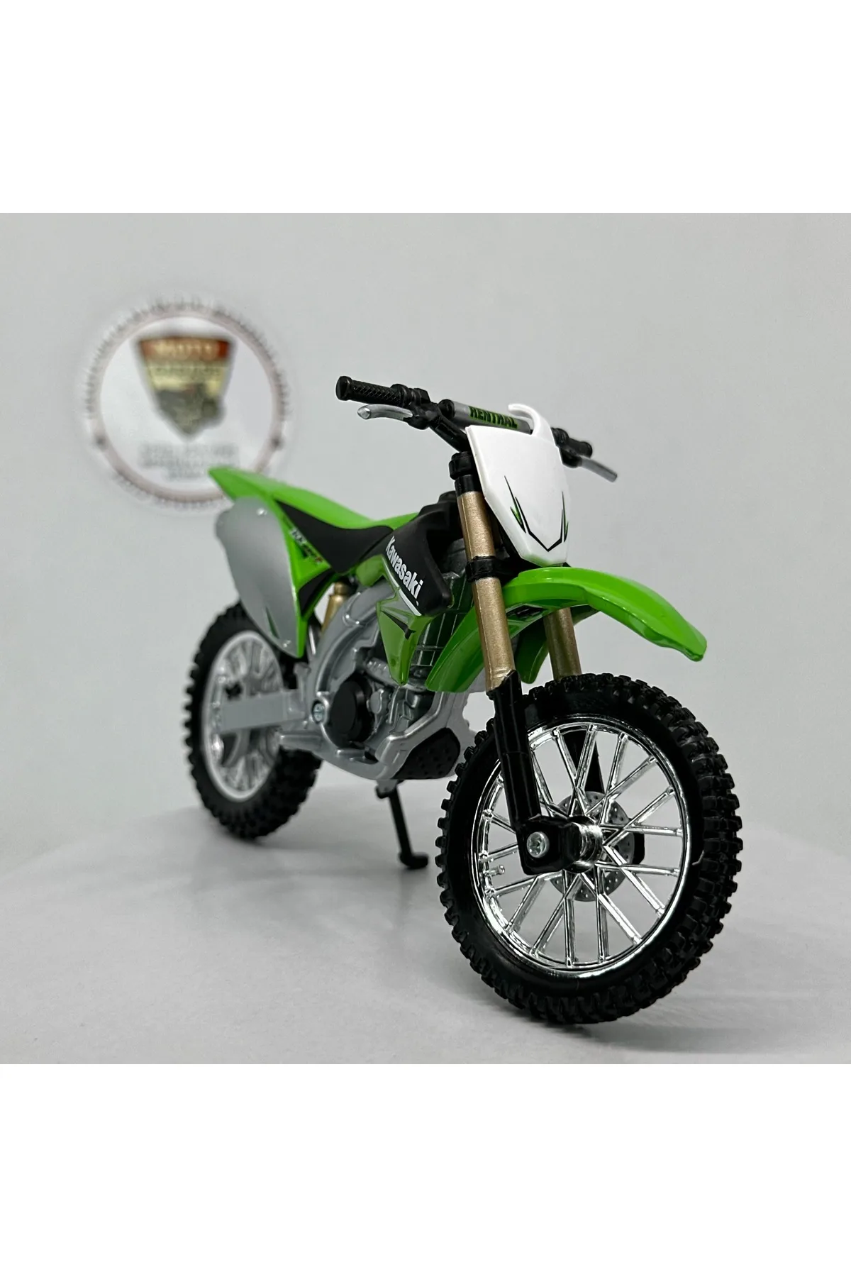 1_org_zoom-286.jpg Kawasaki KX450F Maket Motor - 1:18 Bburago Diecast Yeşil