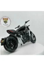 Ducati XDiavel Maket Motor - 1:18 Bburago Diecast Siyah - Görsel 3