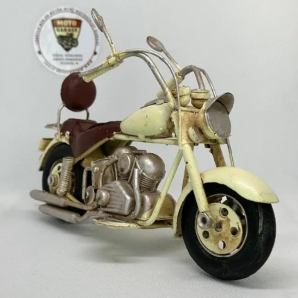 El Yapımı Krem Chopper/Cruiser Metal Motosiklet Biblosu – Kahverengi Koltuklu & Sissy Barlı