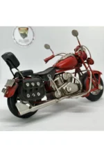 El Yapımı Kırmızı Chopper/Cruiser Metal Motosiklet Biblosu – Siyah Yan Çantalı & Sissy Barlı - Görsel 3