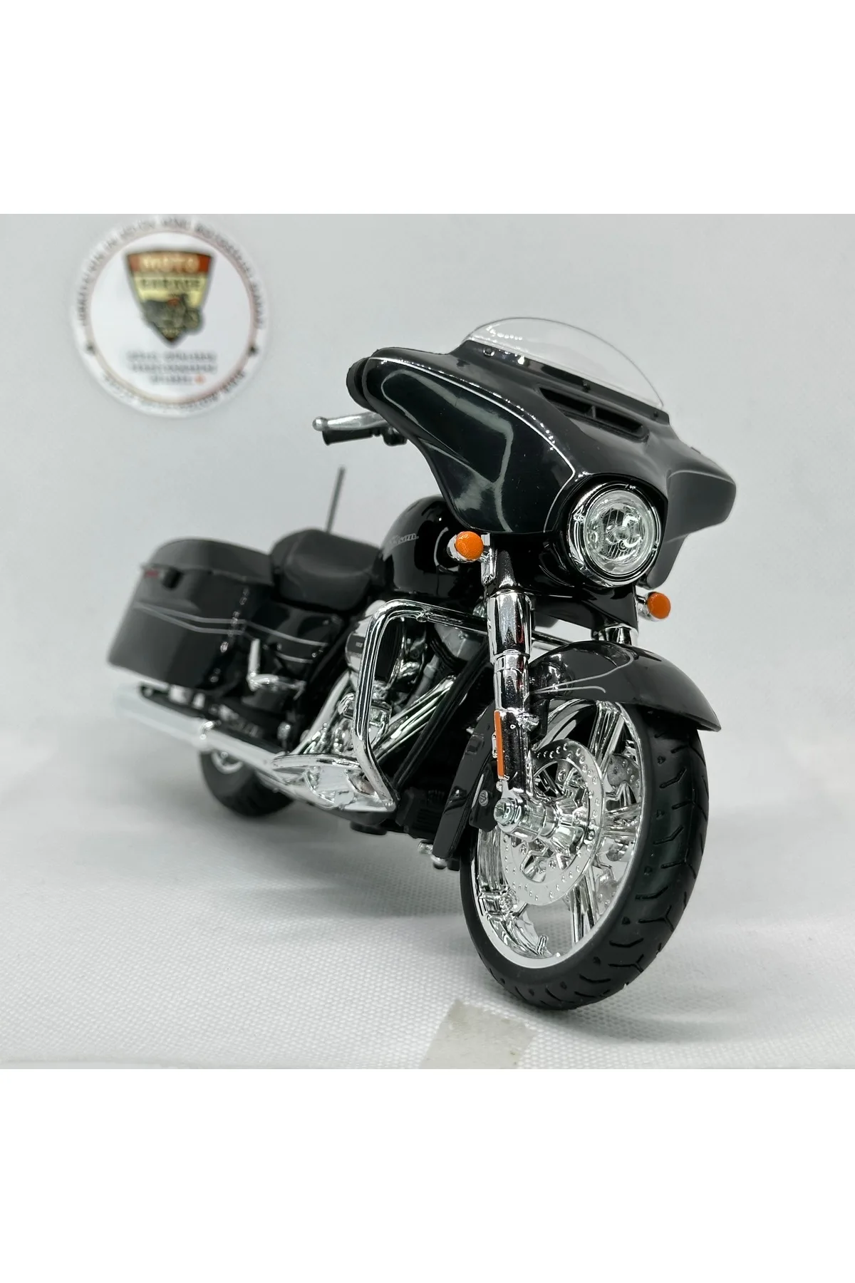 1_org_zoom-961.jpg Harley Davidson Street Glide 1:12 Diecast Motosiklet – Lisanslı Metal Model Siyah