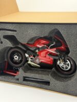 Ducati Superleggare V4 1:6 Diecast Model Işıklı Sesli Dumanlı - görsel 8