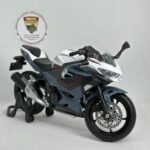 Kawasaki Ninja 400 1:12 Sesli Işıklı Diecast Motosiklet Modeli - Gri Beyaz