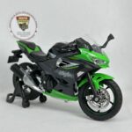 Kawasaki Ninja 400 1:12 Diecast Sesli Işıklı Motosiklet Modeli - Yeşil Siyah
