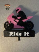 pembe-motorcu-anahtarlık-3