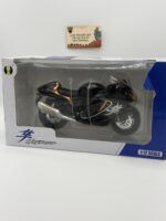 Suzuki Hayabusa 1:12 Diecast Motosiklet – Siyah Gold Detaylı Koleksiyon - görsel 8