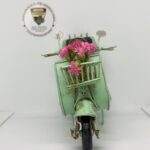 Nostaljik Çiçekli Mint Yeşili Scooter - 1:18 Ölçek (12cm) Dekoratif Motosiklet Modeli - Görsel 8