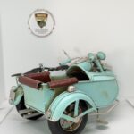 Nostaljik Sepetli Buz Mavisi Klasik Motosiklet - 1:18 Ölçek (12cm) Dekoratif Model - Görsel 3