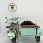 Nostaljik Sepetli Buz Mavisi Klasik Motosiklet - 1:18 Ölçek (12cm) Dekoratif Model - Görsel 4