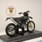 Siyah Enduro Cross - 1:18 Ölçek (12cm) Kutulu Standlı Diecast Motosiklet Modeli - Görsel 3