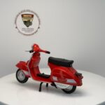 1976 Vespa 200 Rally - 1:18 Ölçek (12cm) Kutulu Standlı Diecast Model (Kırmızı) - Görsel 4