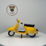1976 Vespa 200 Rally - 1:18 Ölçek (12cm) Kutulu Standlı Diecast Model (Sarı) - Görsel 5