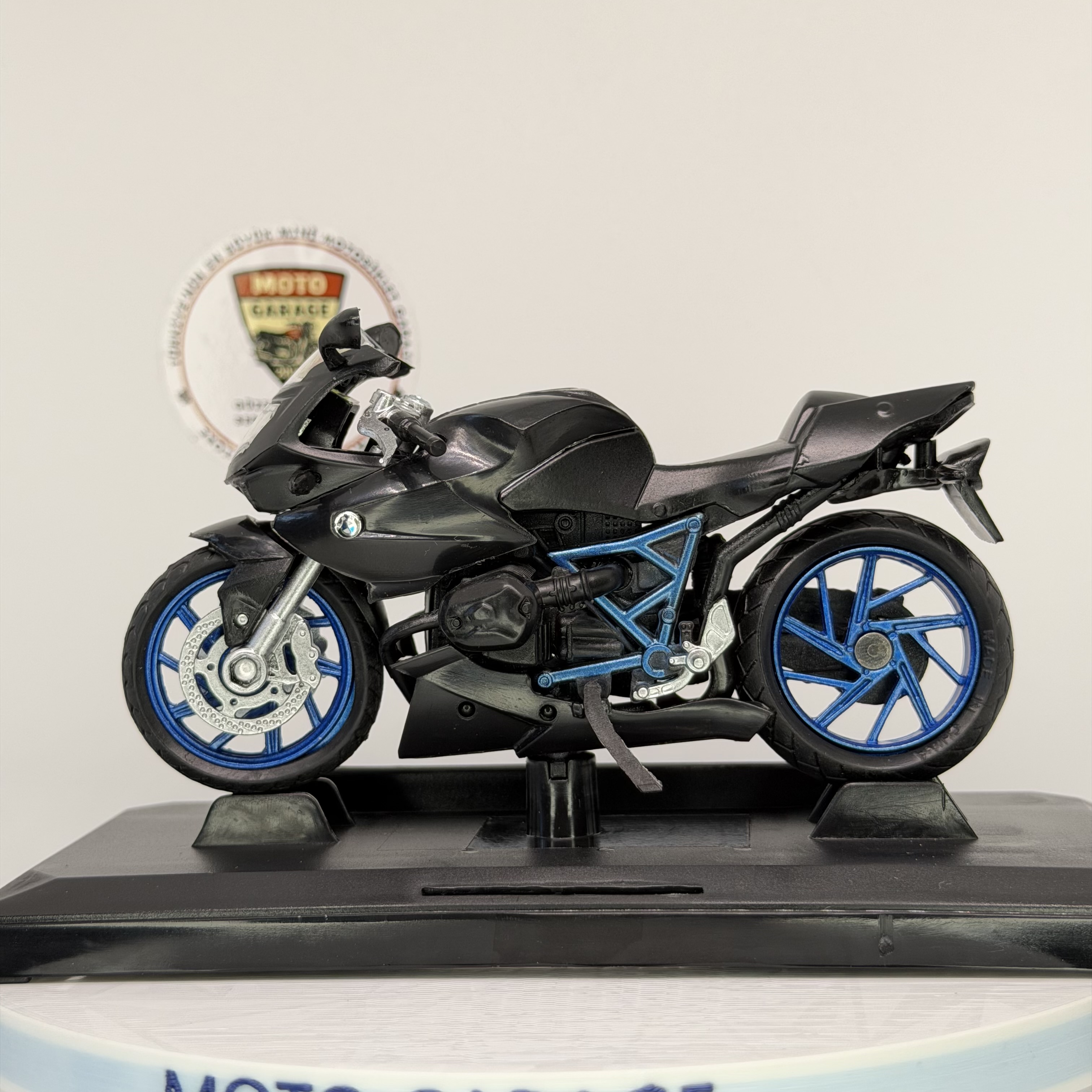 BMW HP2 1:18  Lisanslı Diecast Motorsiklet Model - Görsel 5