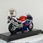 Honda CBR 900RR FireBlade- 1:18 Ölçek Welly Diecast Model - Görsel 3