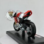 Ducati Panigale V4s Maket Motor - 1:18 Maisto Diecast - Görsel 4