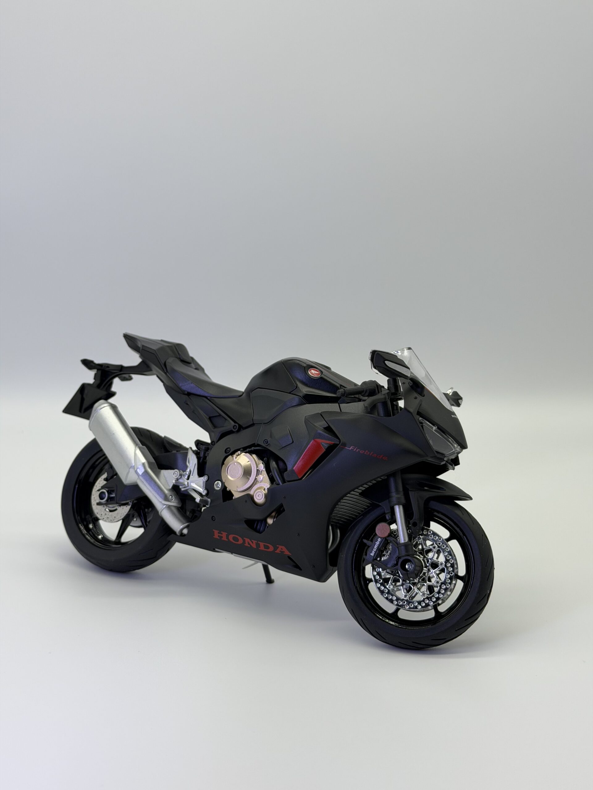 IMG_8665 Honda CBR 1000RR Fireblade Işıklı - 1:9 Diecast Siyah Mat