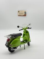 Yeşil Vespa PX125 1:10 Ölçek Diecast Model Scooter | Işıklı Sesli - Görsel 3