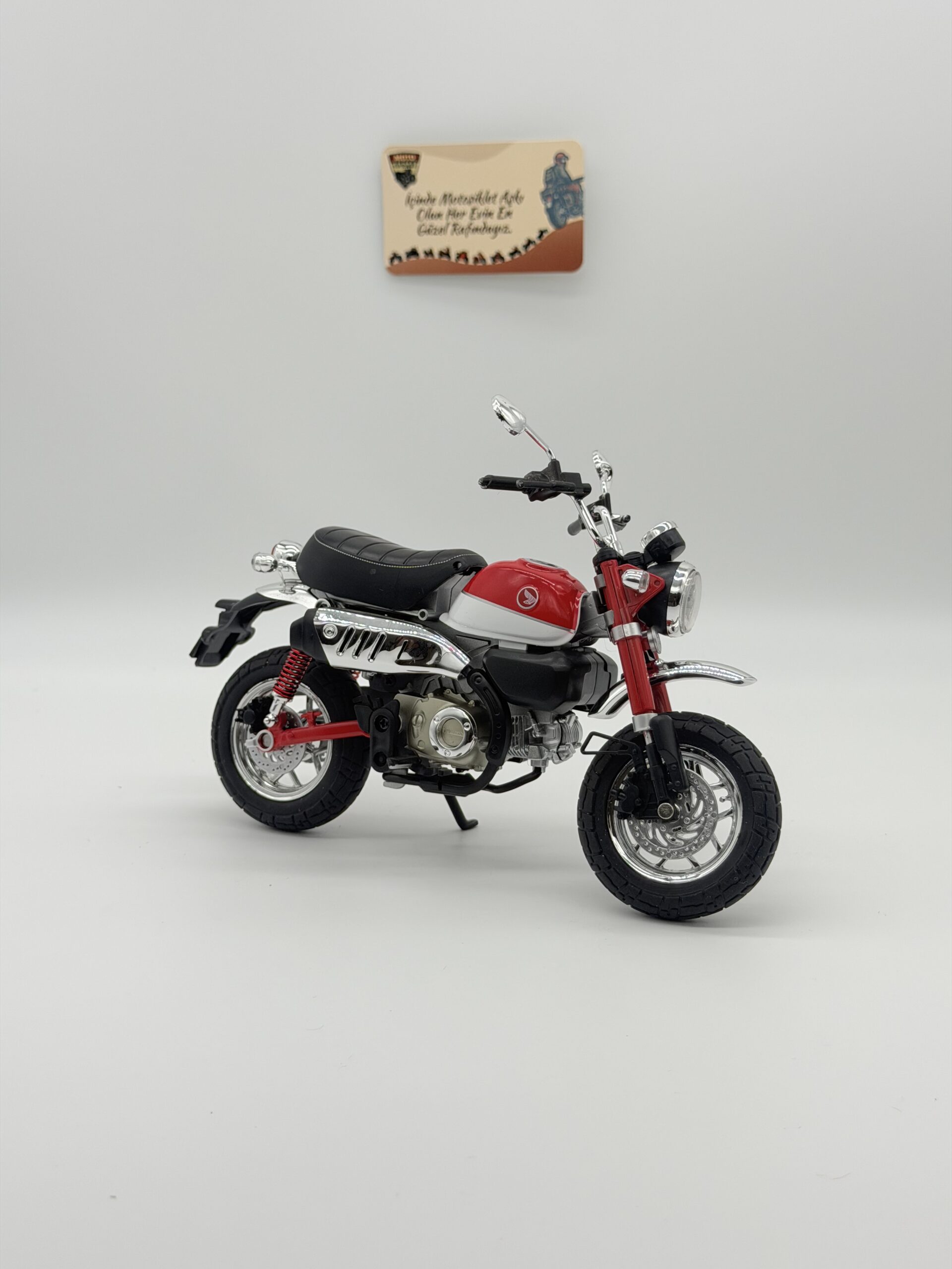 Honda Monkey 2018 Model Motosiklet 1:9 Ölçek Kırmızı Sesli Işıklı