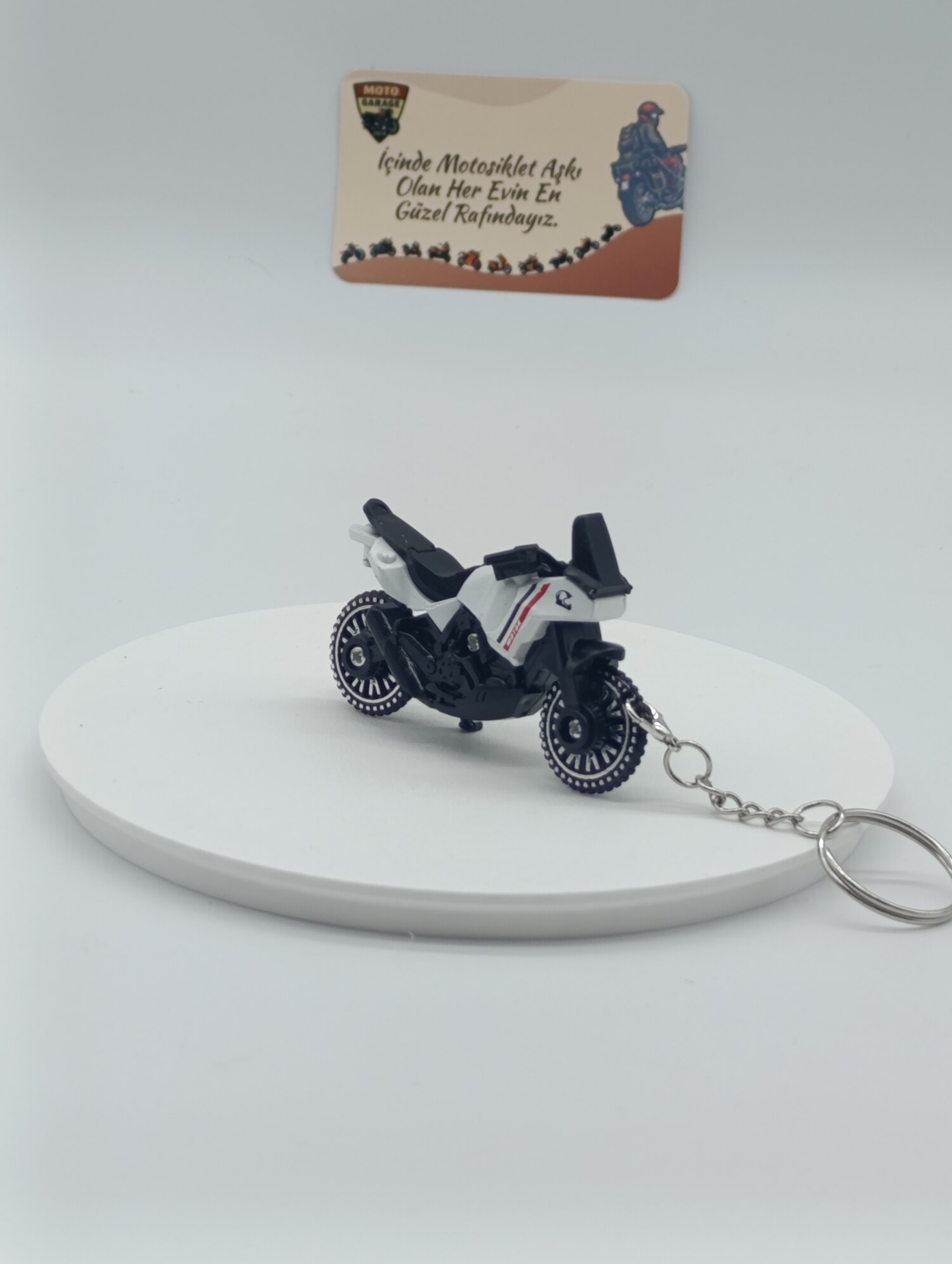 cs-1-1.jpg Adventure Motosiklet Metal Anahtarlık Beyaz - Diecast Macera Motoru Figürü - Görsel 1