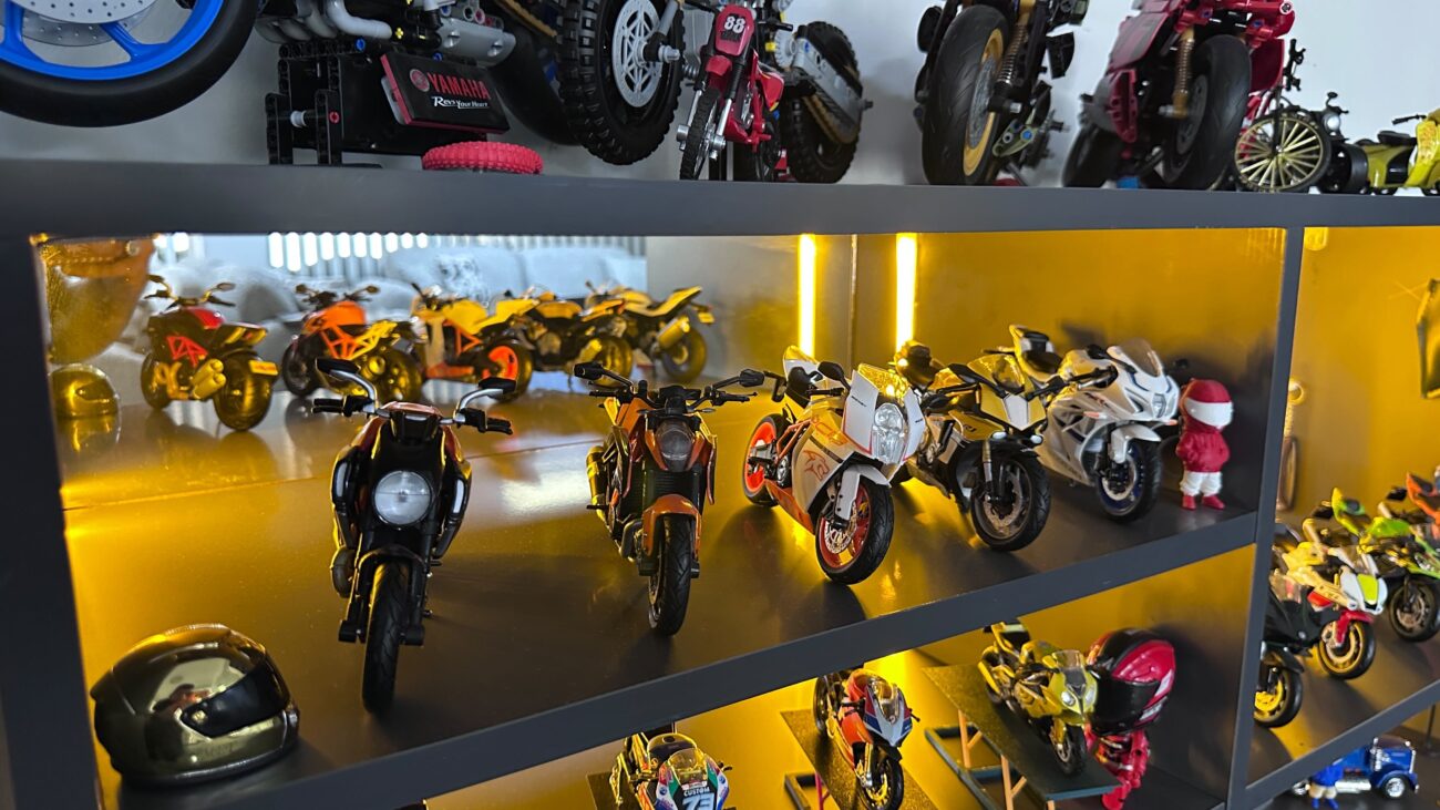 Foto Tebessüm koleksiyonundan diecast motosiklet maketleri