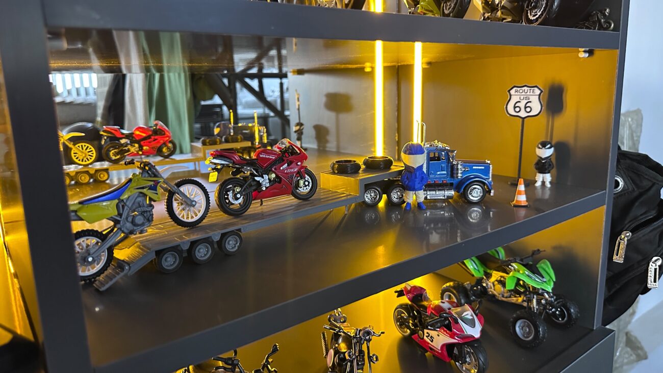 Foto Tebessüm koleksiyonundan diecast motosiklet maketleri