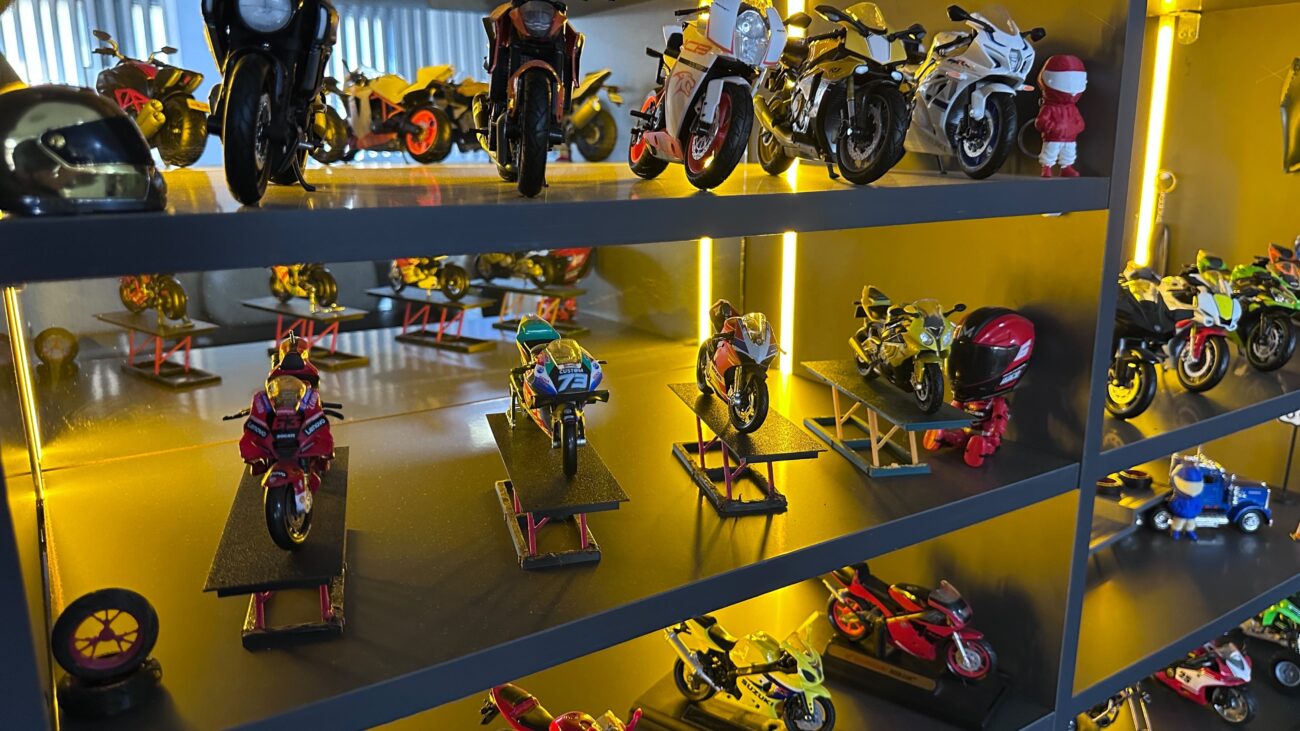 Foto Tebessüm koleksiyonundan diecast motosiklet maketleri