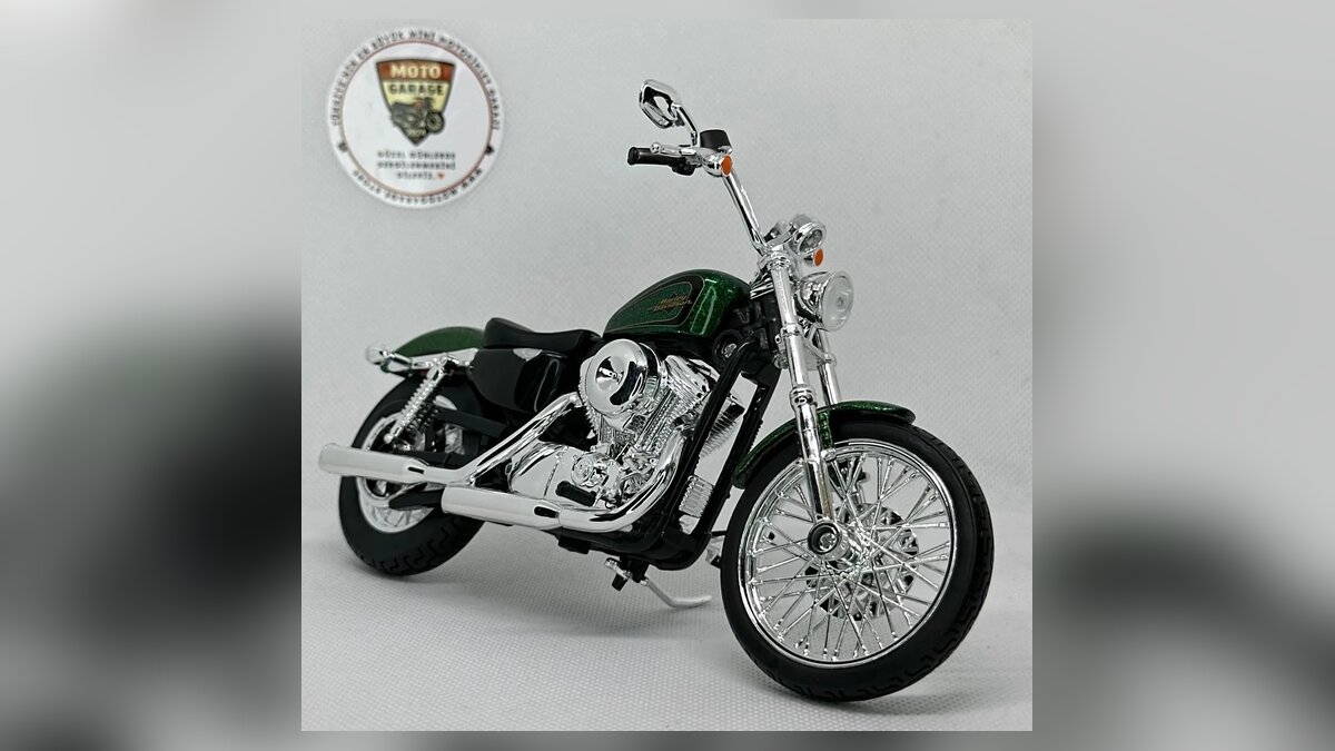 Harley Davidson Iron 883 maket ailesinden XL 1200V Seventy-Two 1:12 model