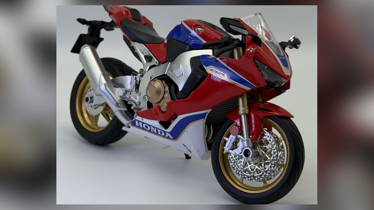 Honda CBR1000RR maket 1:9 ölçek kırmızı ışıklı Fireblade diecast model