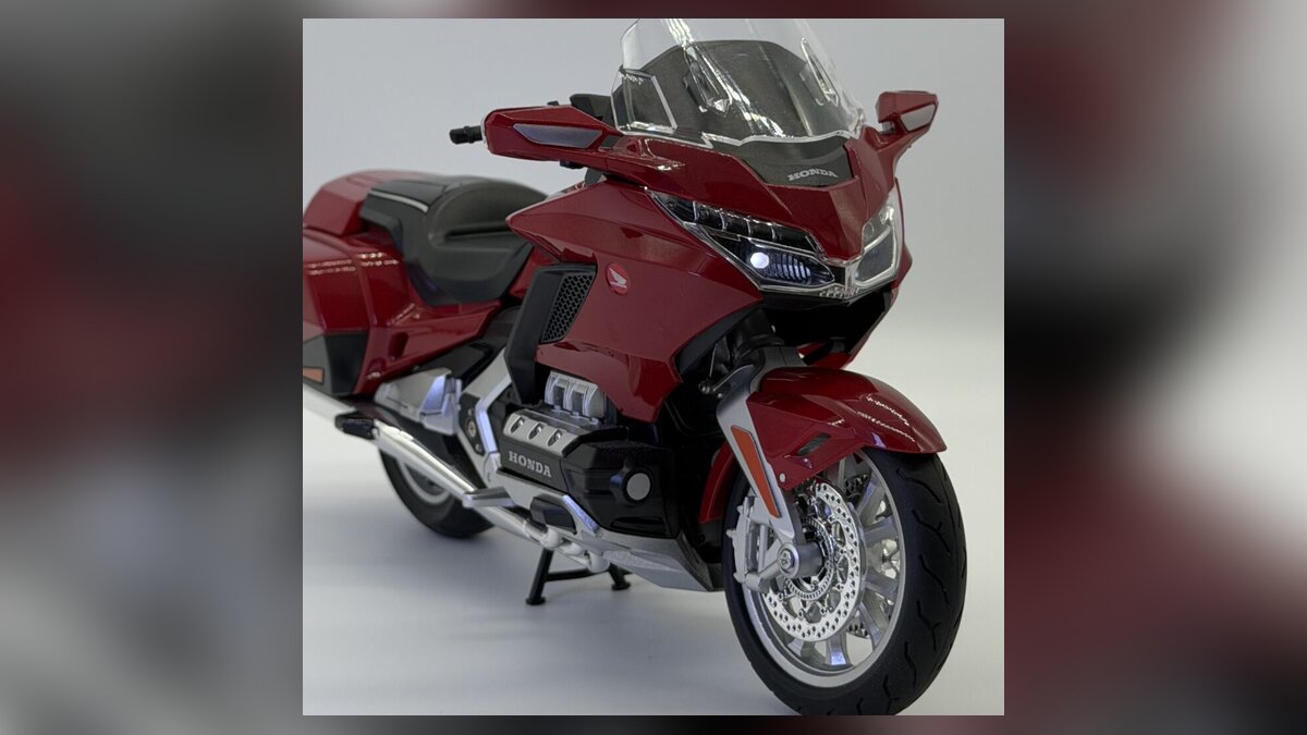 Honda Goldwing maket GL 1800 1:9 ölçek kırmızı ışıklı diecast model