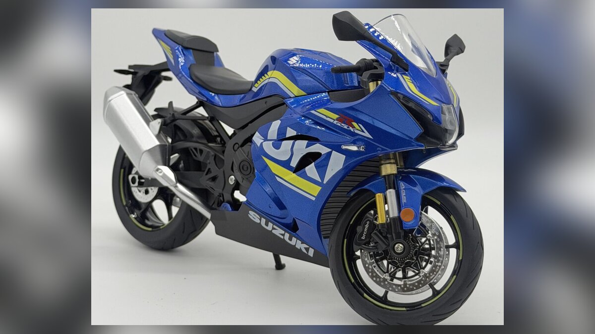 Suzuki GSX-R1000 maket modelleri arasından 1:9 ölçek lacivert ışıklı diecast model