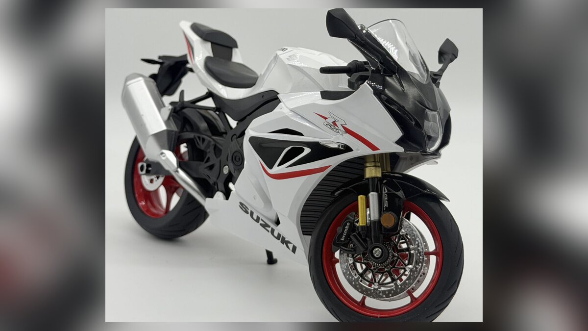 Suzuki GSX-R1000 maket 1:9 ölçek beyaz ışıklı diecast model
