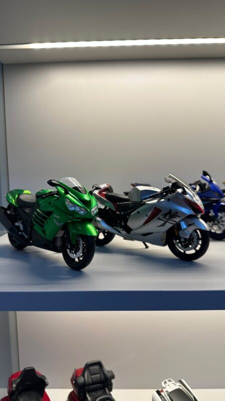 Tugay Kızmış koleksiyonundan diecast motosiklet maketleri