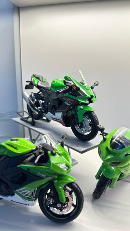 Tugay Kızmış koleksiyonundan diecast motosiklet maketleri