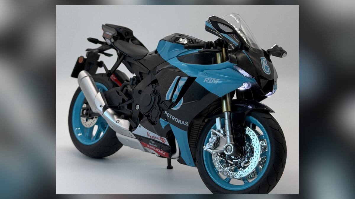Yamaha R1 maket serisinin 1:9 ölçekli sesli ışıklı R1M modeli