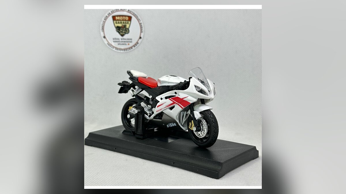 Yamaha R6 maket modelleri arasından 1:18 ölçek beyaz kırmızı diecast model